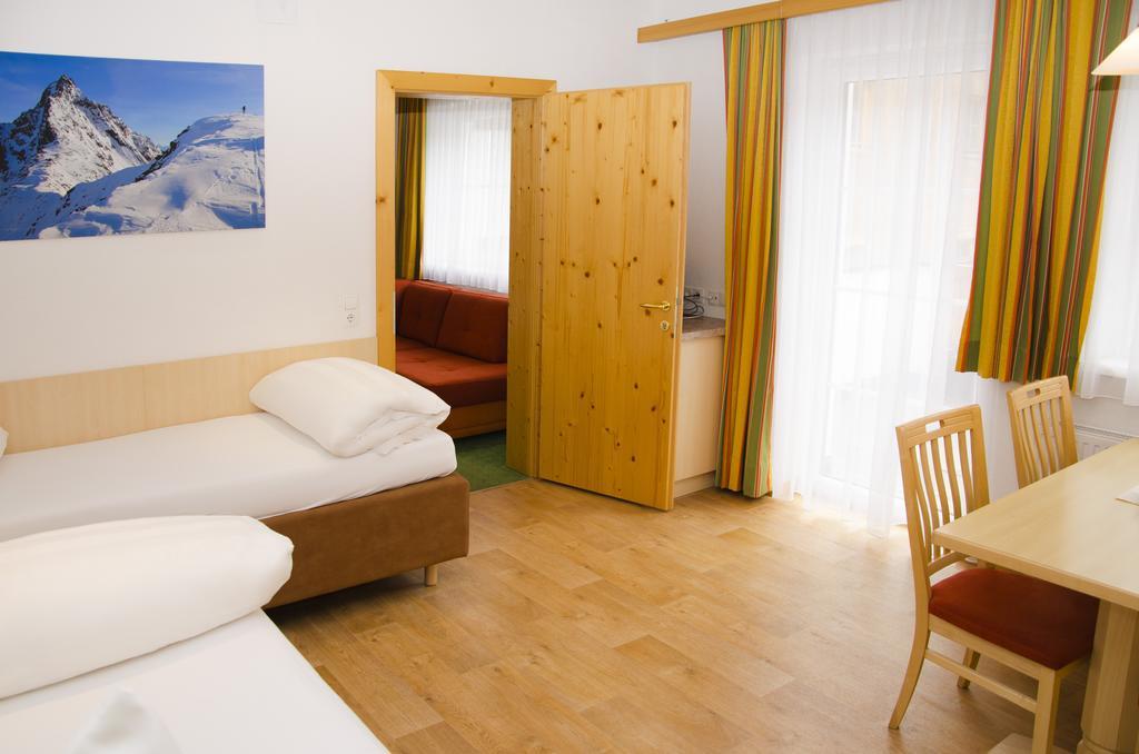 Hotel Garni Alpenblick Ischgl Esterno foto