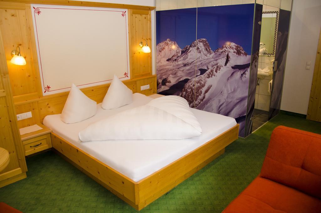 Hotel Garni Alpenblick Ischgl Esterno foto
