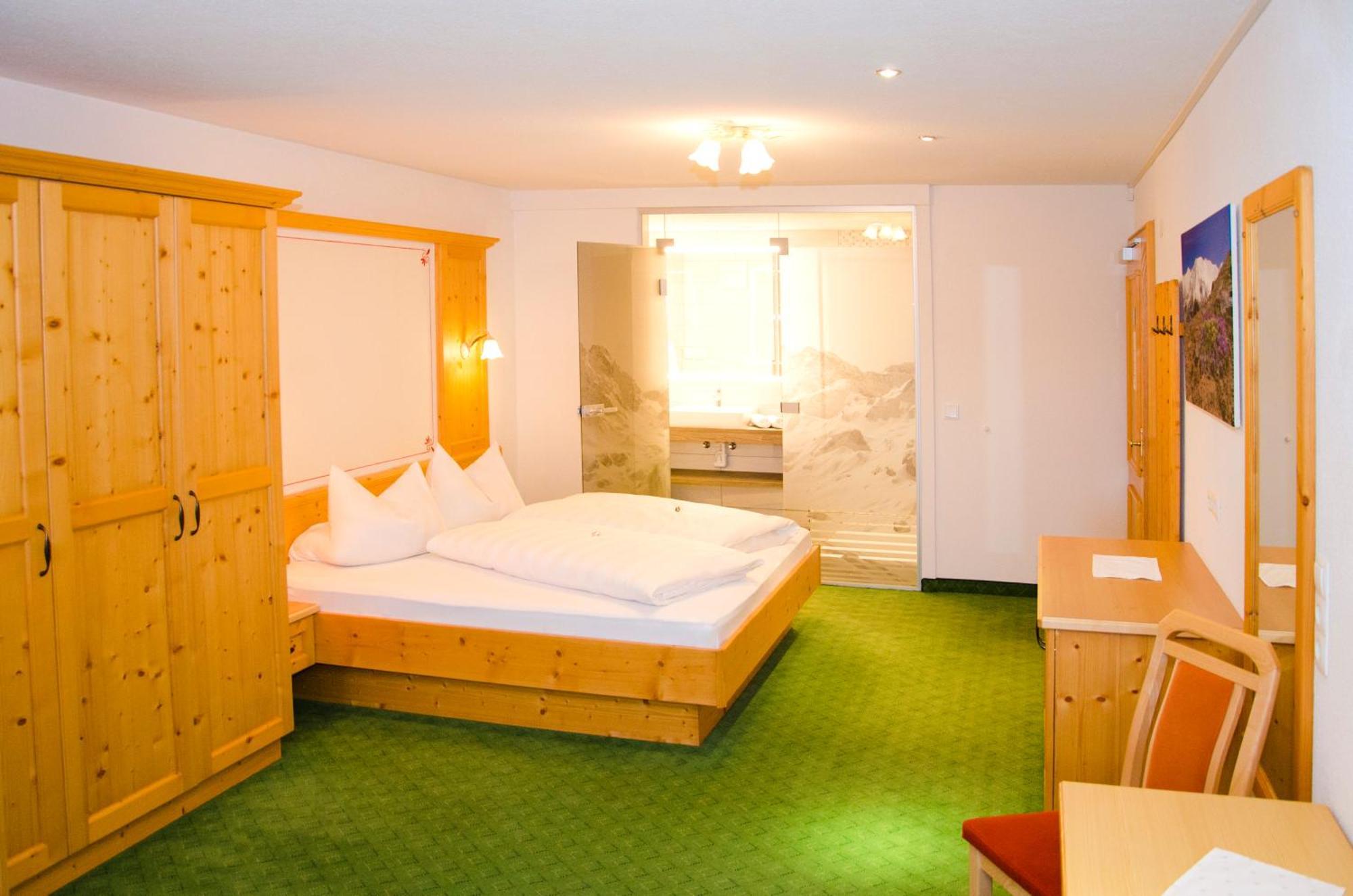 Hotel Garni Alpenblick Ischgl Esterno foto